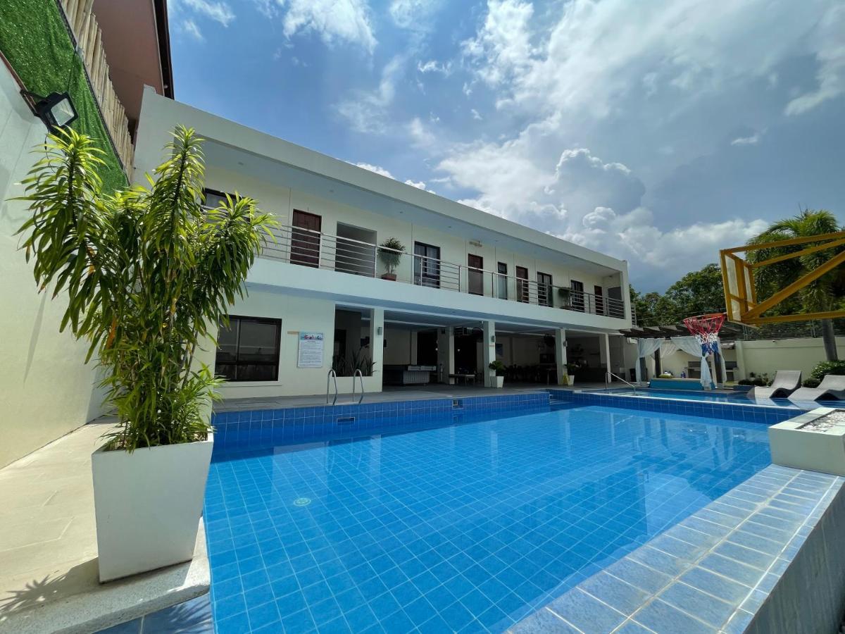 Ezekiel'S Private Hot Spring Resort Calamba  Exterior photo