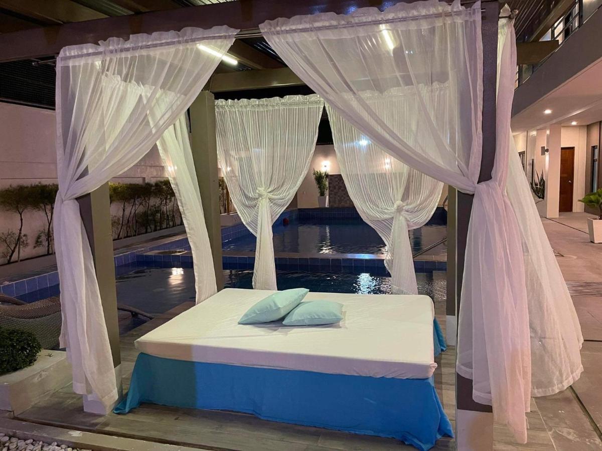 Ezekiel'S Private Hot Spring Resort Calamba  Exterior photo